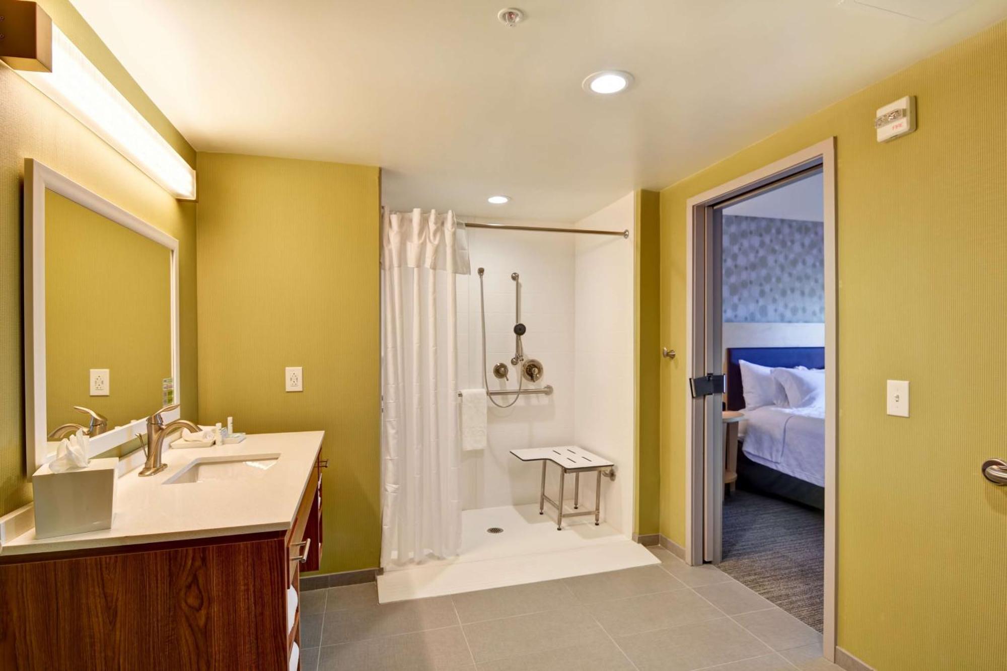 Home2 By Hilton Hanes Mall 3*